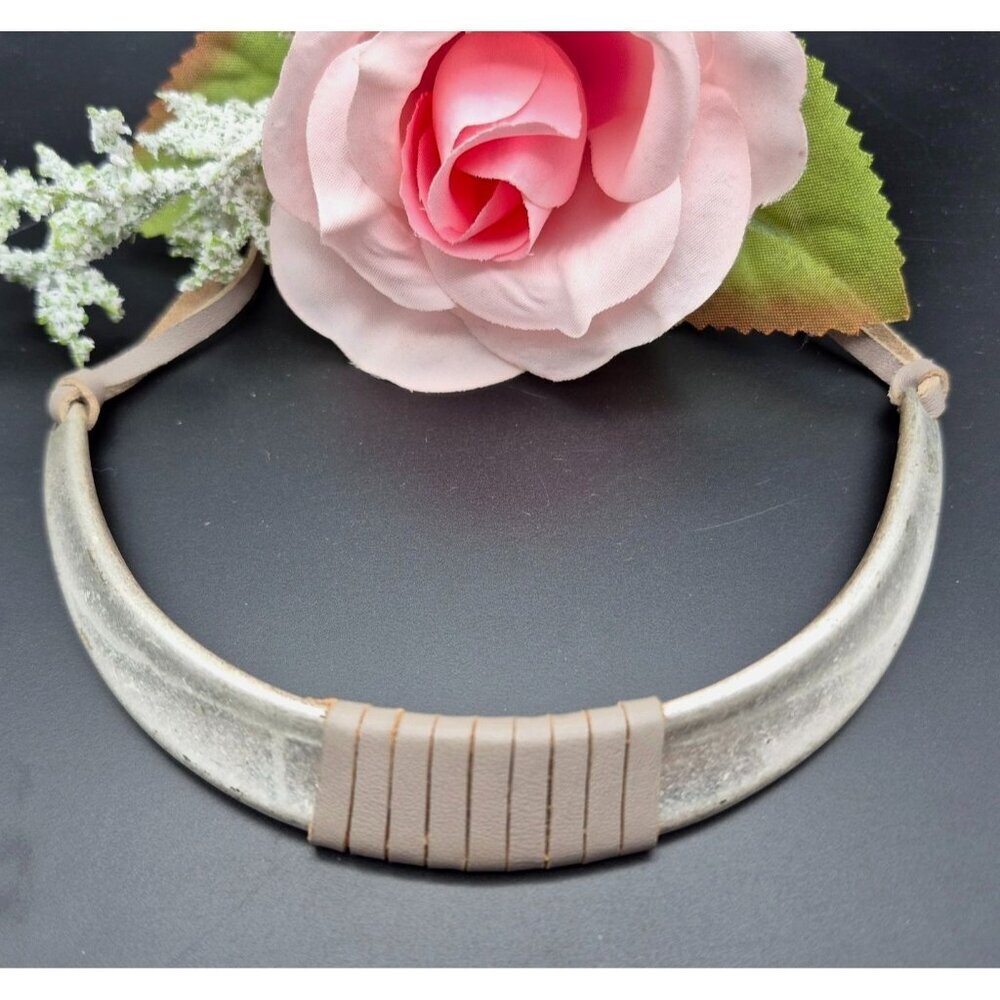 Brushed Silver Tone & Gray Faux Leather Structured Collar Choker Necklace 18"